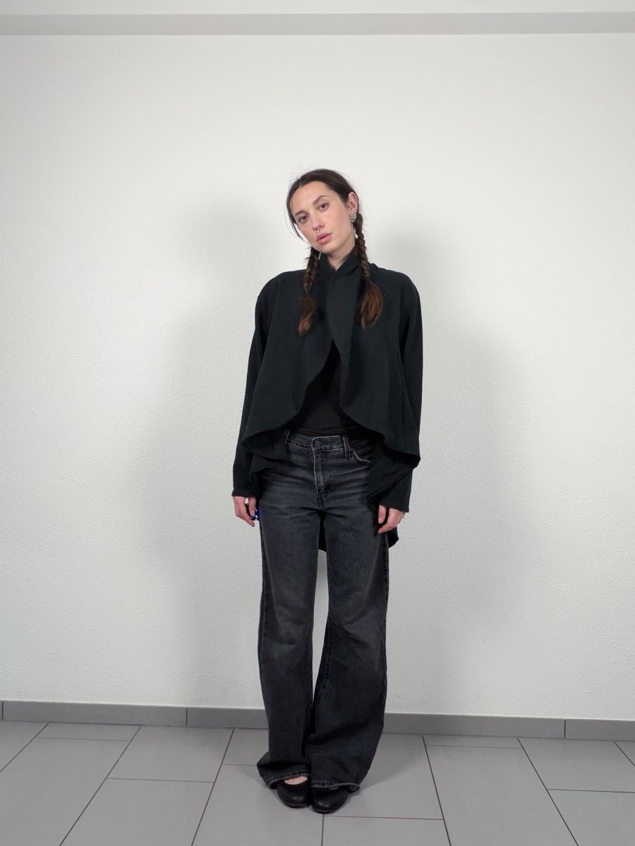 Jacken: Unique Black Spring Jacket, Italian Design, Size M – Gebraucht aus Knonau von Grapesvintage 1