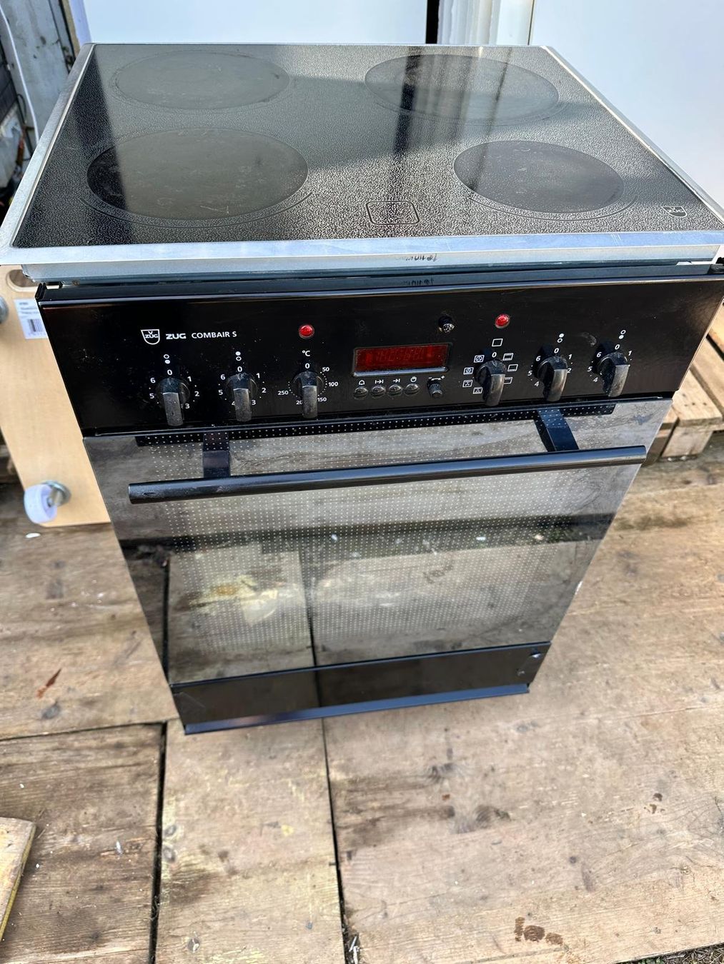 V-Zug Cucine: Backofen mit Glaskeramik – Usato da Spreitenbach venduto da Space_X 1
