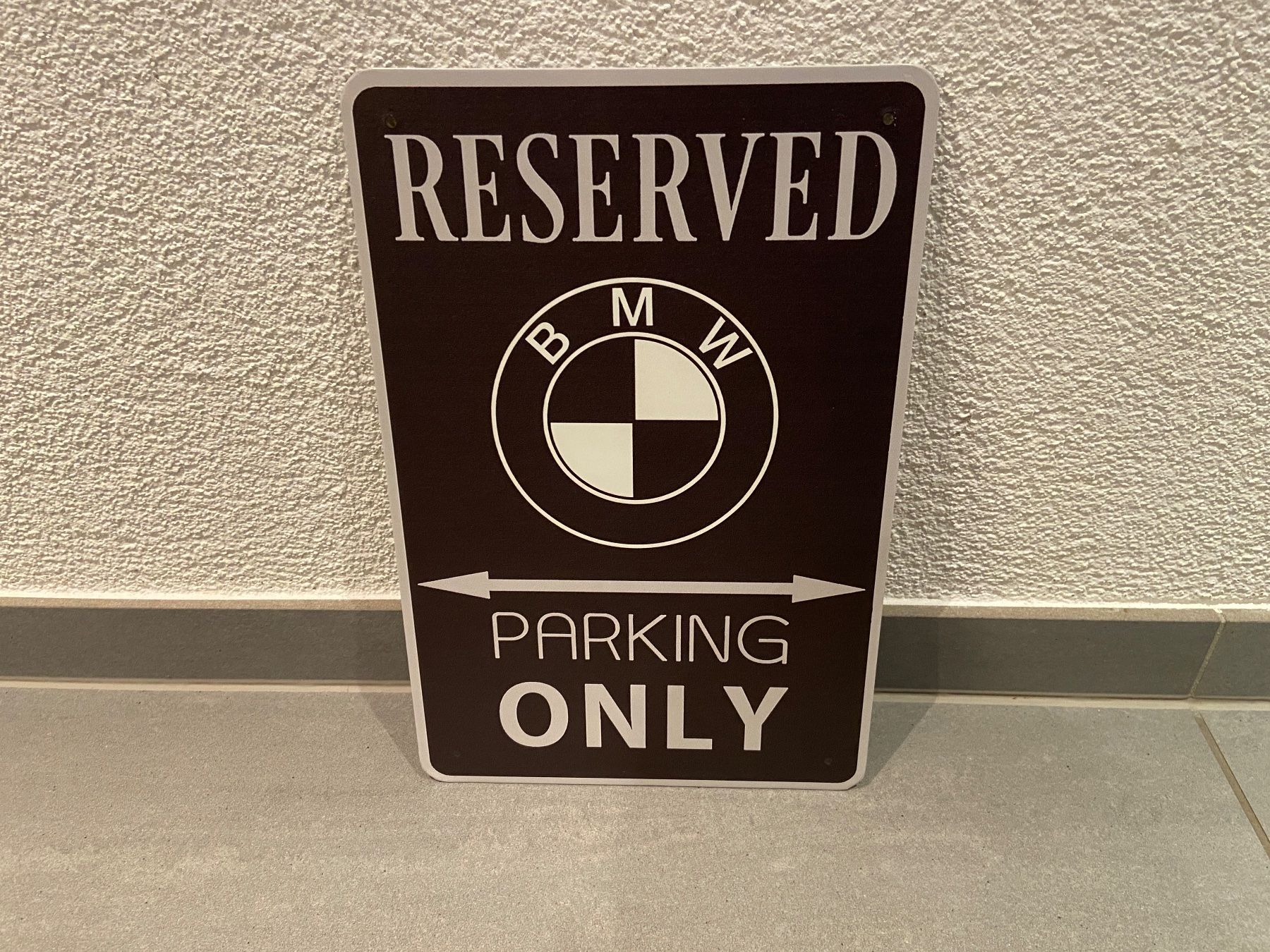 BMW Insegne: BMW PARKING ONLY SCHILD   / 1 Stück / BMW – Nuovo e nell'imballaggio originale da Seon venduto da Aaargauer01 3