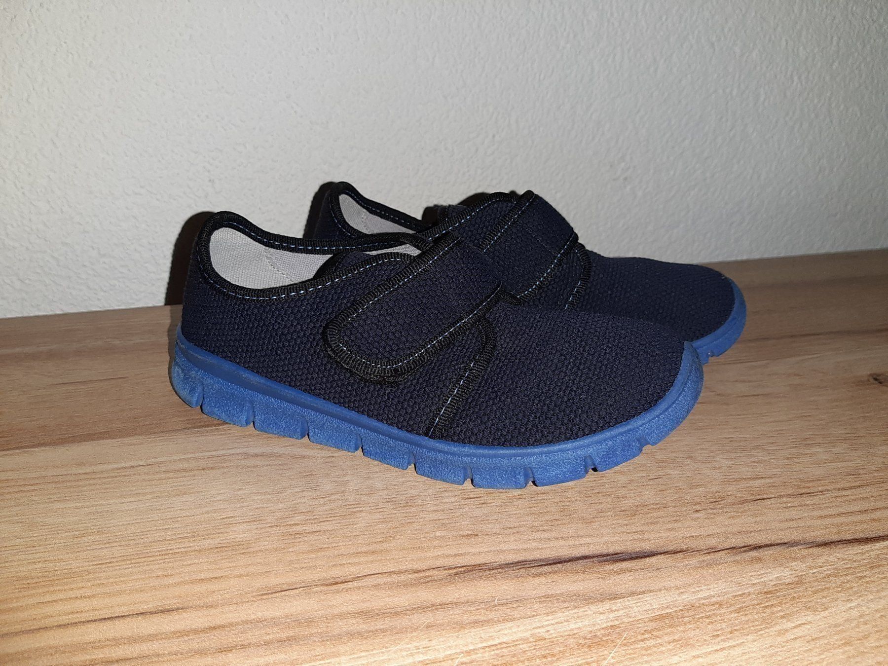 Superfit Scarpe per ragazzi: Tolle Superfit Hausschuhe Grösse 30 – Usato da Zeiningen venduto da Efifi