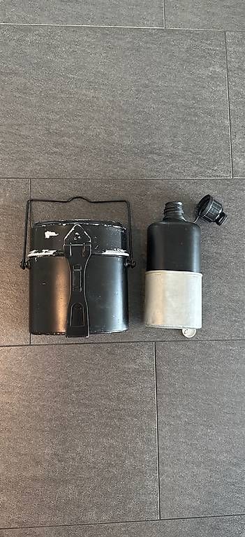 Geschirrsets: Armee Flasche/Gamelle – Gebraucht aus Malters von LSPeace 1