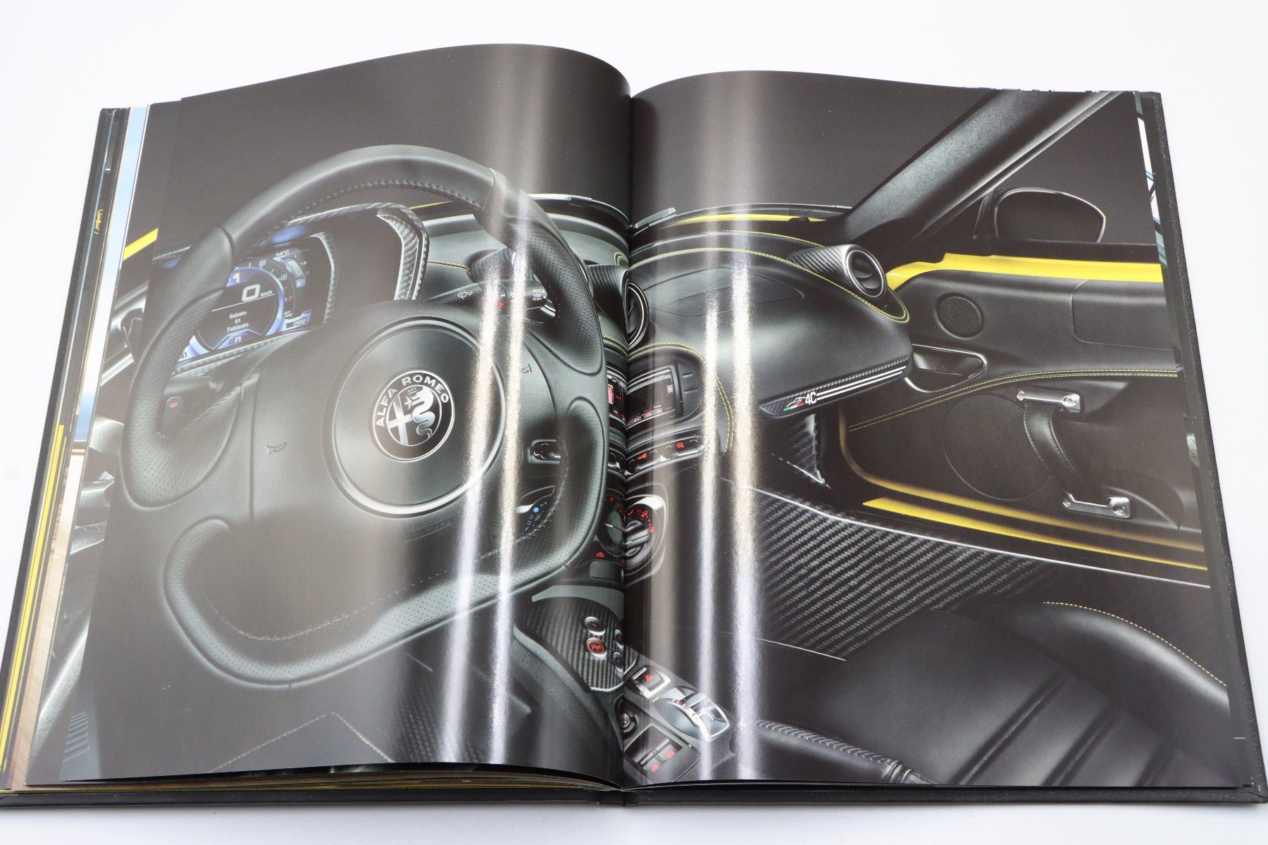 Alfa Romeo Documenti: Alfa Romeo 4C Spider 2016 Hardcover Prospekt – Usato da Bühl b.Aarberg venduto da Collectorpassions 7