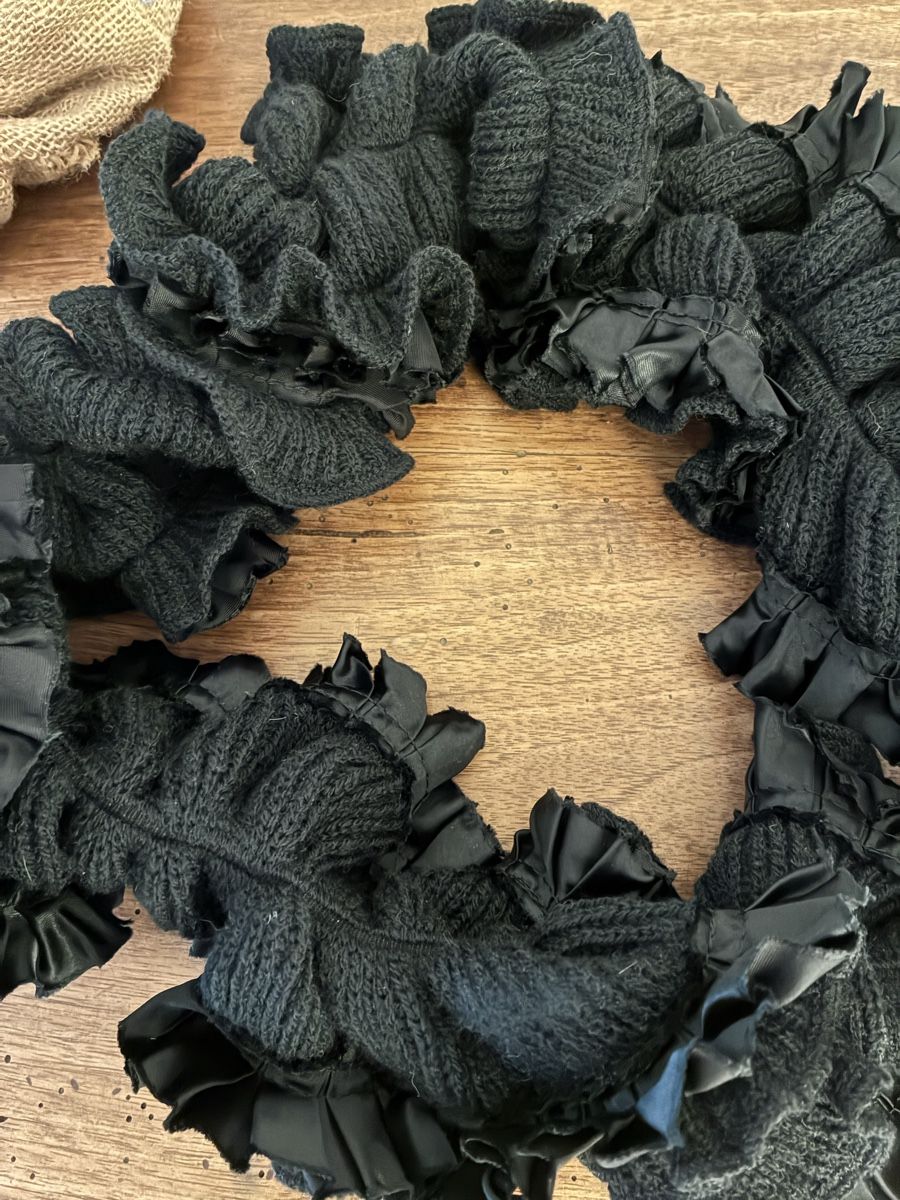 Foulards & écharpes: Écharpe noire torsadée – Neuf (Voir description) à Nyon par Sotara