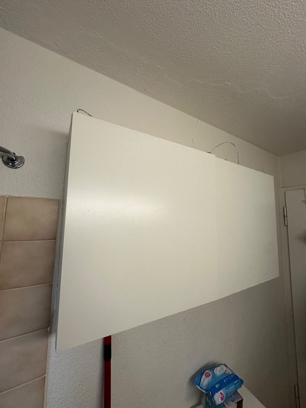 Armadietti a specchio: Kosmetik Schrank mit LED Licht – Usato da Zürich venduto da ERLM1625