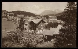 AK Arosa, Ortsansicht mit Hotels und Bergpanorama