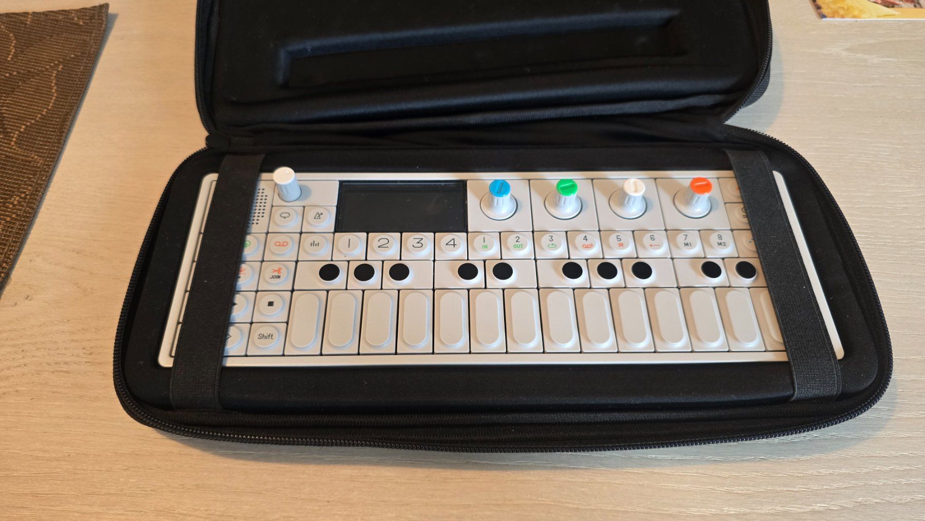 Teenage Engineering Musikinstrumente: Teenage Engineering OP-1 – Gebraucht aus Zollikofen von Wozniak1 3