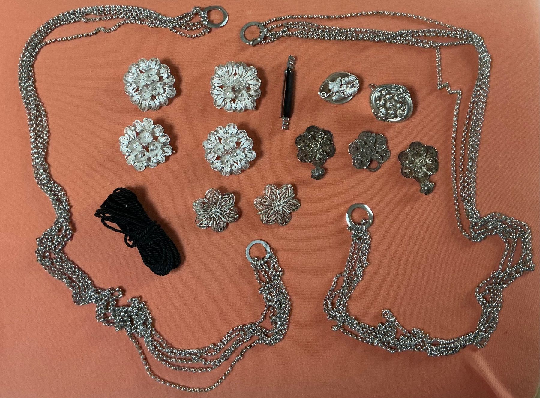Pendentifs: Schweizer Trachtenschmuck der Berner Sonntagstracht – D'occasion à Stettlen par togram4
