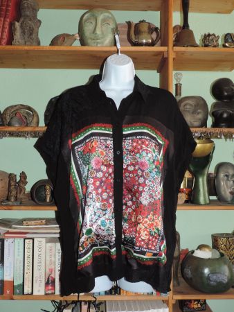 chemisier noire à motifs fleuris Desigual