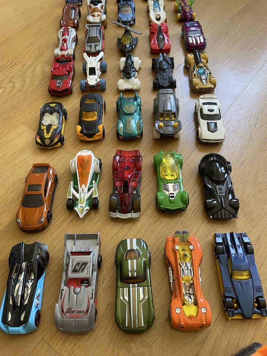 Hot Wheels Modellini d'auto: Collection de 36 voitures Hot Wheels – Usato da Fribourg venduto da Mymikrakra01 1
