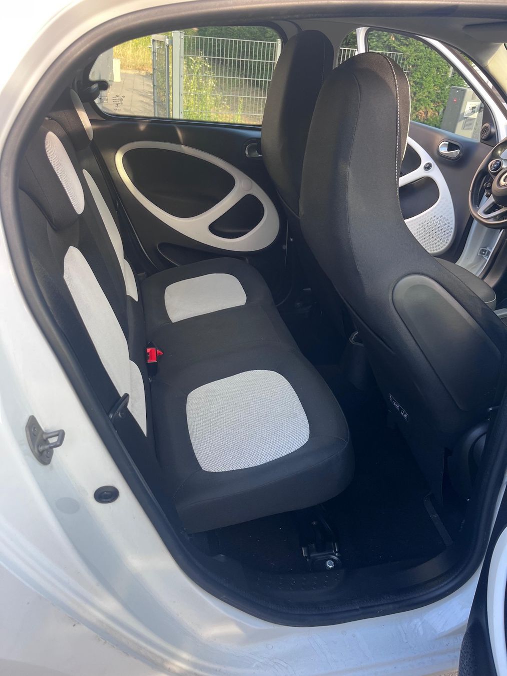 Smart Automobili: Smart Forfour 90ps Automat Navi Benzin – Usato da Reinach AG venduto da Undercover162 4