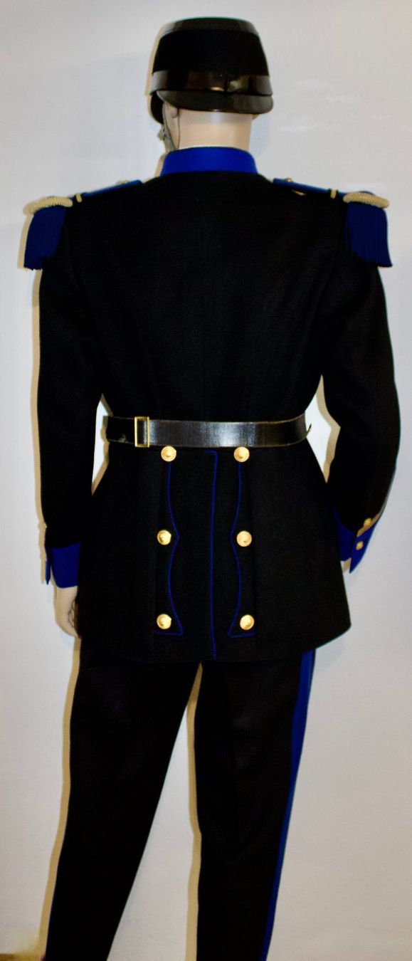 Uniformen: Gendarmerie Vaudoise un uniforme de grande tenue – Gebraucht aus Lausanne von Grenchars78 3