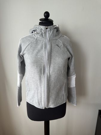 Puma Kapuzenjacke Grau  mit weissen Streifen guter Z