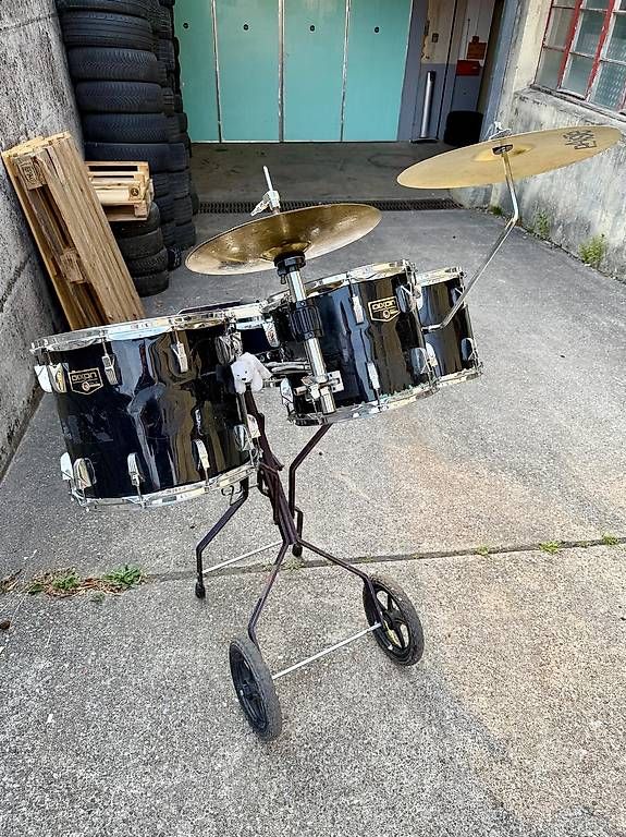 Strumenti musicali: Tom-Schlagzeugwagen – Usato da Niedergösgen venduto da heatking 2