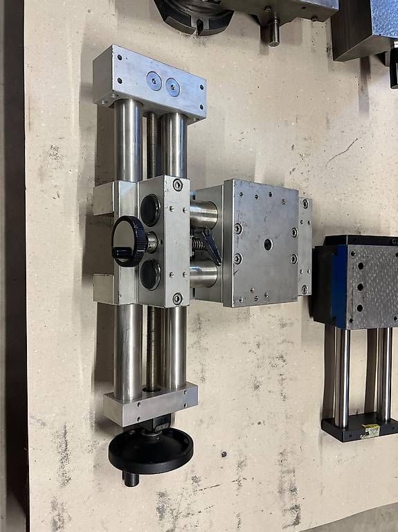 Altro per industria metallurgica: Kreuzschlitten – Usato da Brunnen venduto da san_9qlb 1