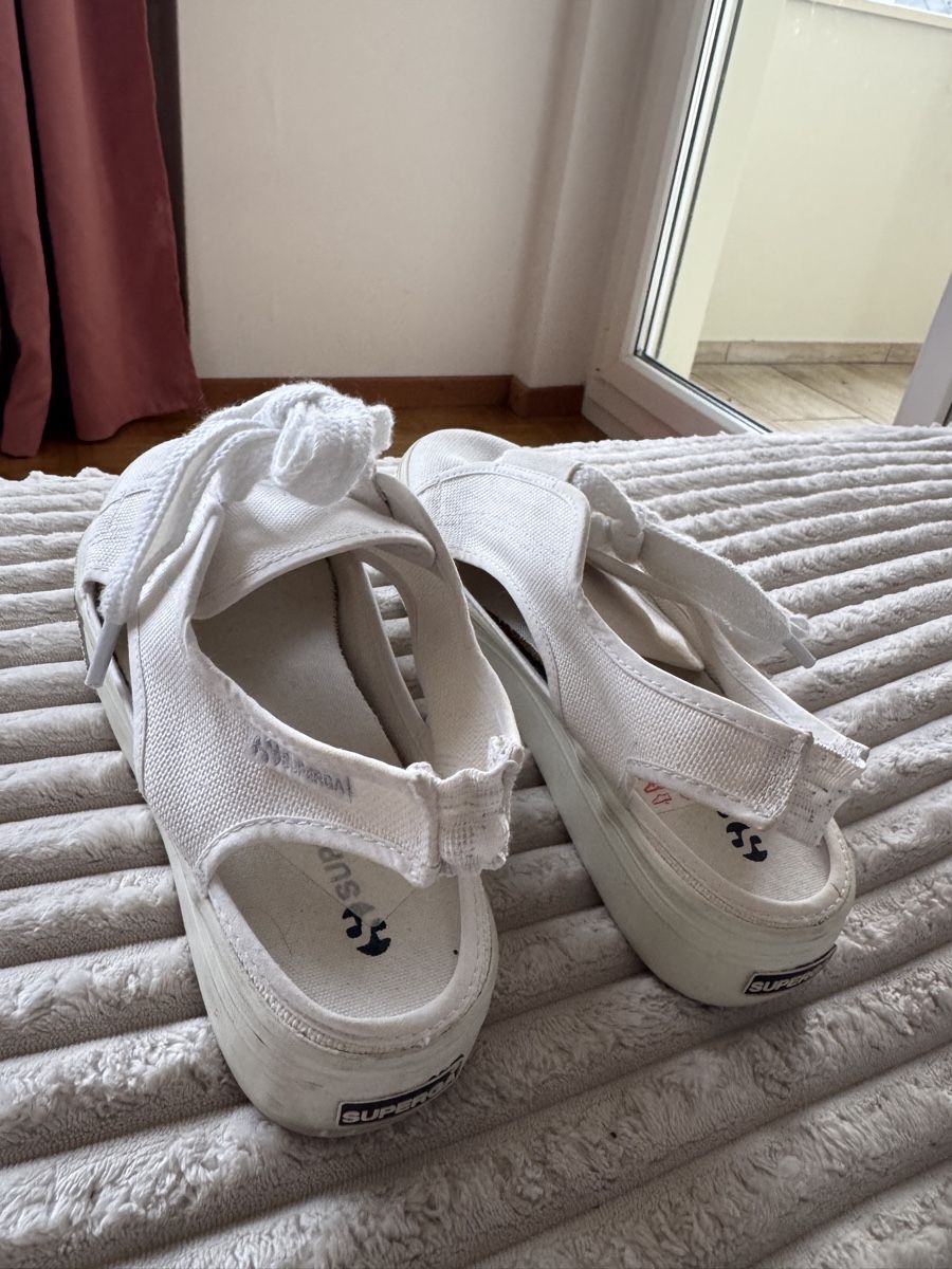 Superga Damenschuhe: Superga Sneaker Plateau – Gebraucht aus Winterthur von Flomiverse 3