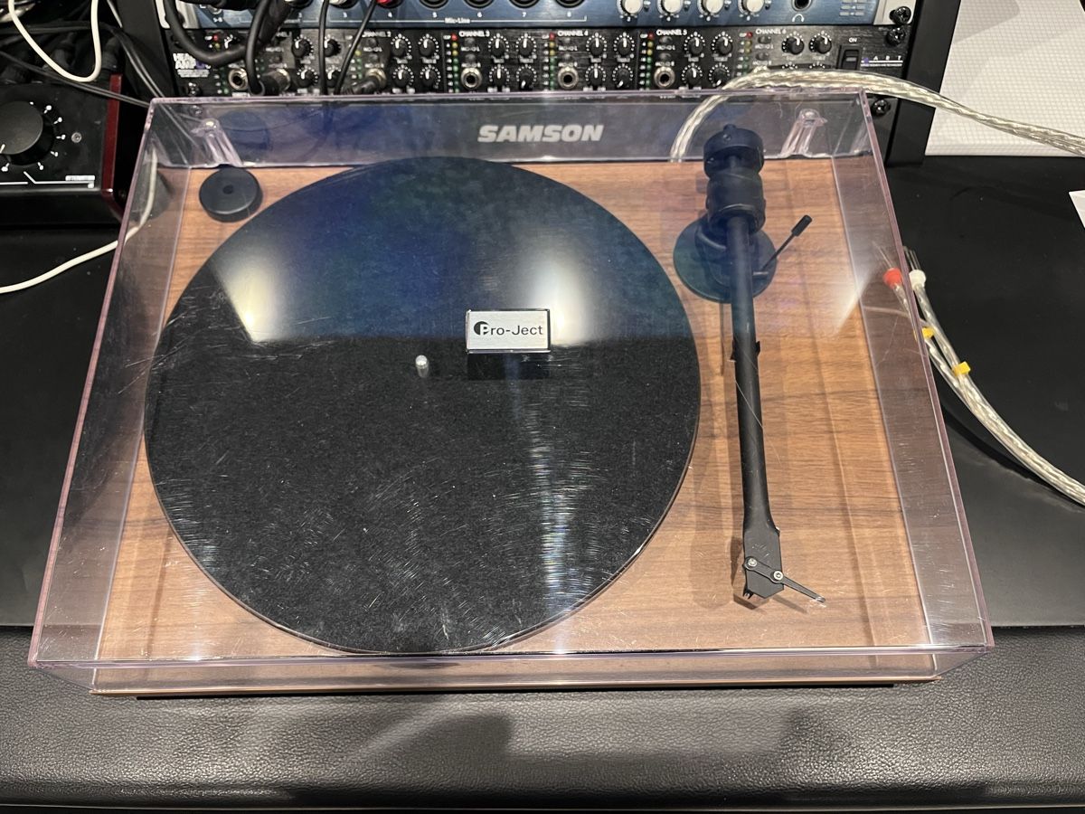 Pro-ject Giradischi: Pro-ject T1 EVO walnut turntable – Usato da La Tour-de-Peilz venduto da m.bedwani 1