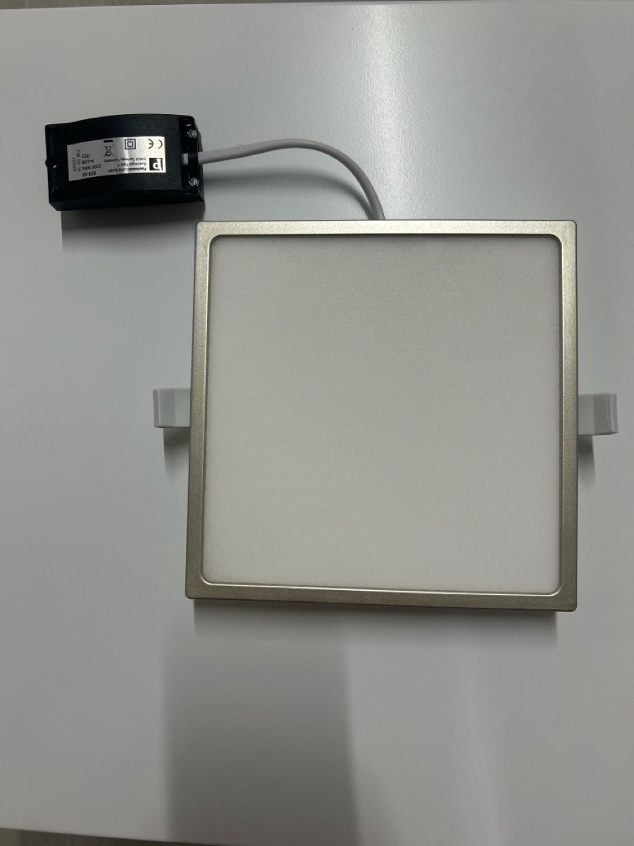 Lustres & lampes de plafonds: LED-Deckenleuchte 12W IP23  – D'occasion à Nussbaumen AG par Marco834