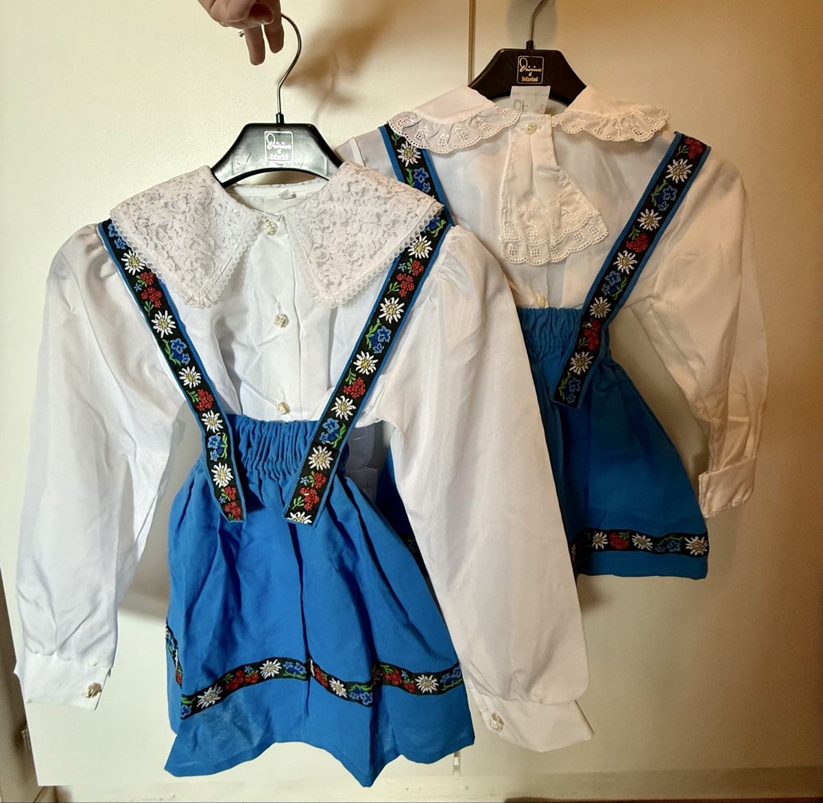 Vestiti & Gonne: Kinder Kleider mit Edelweissmuster – Usato da Zug venduto da Malibu117