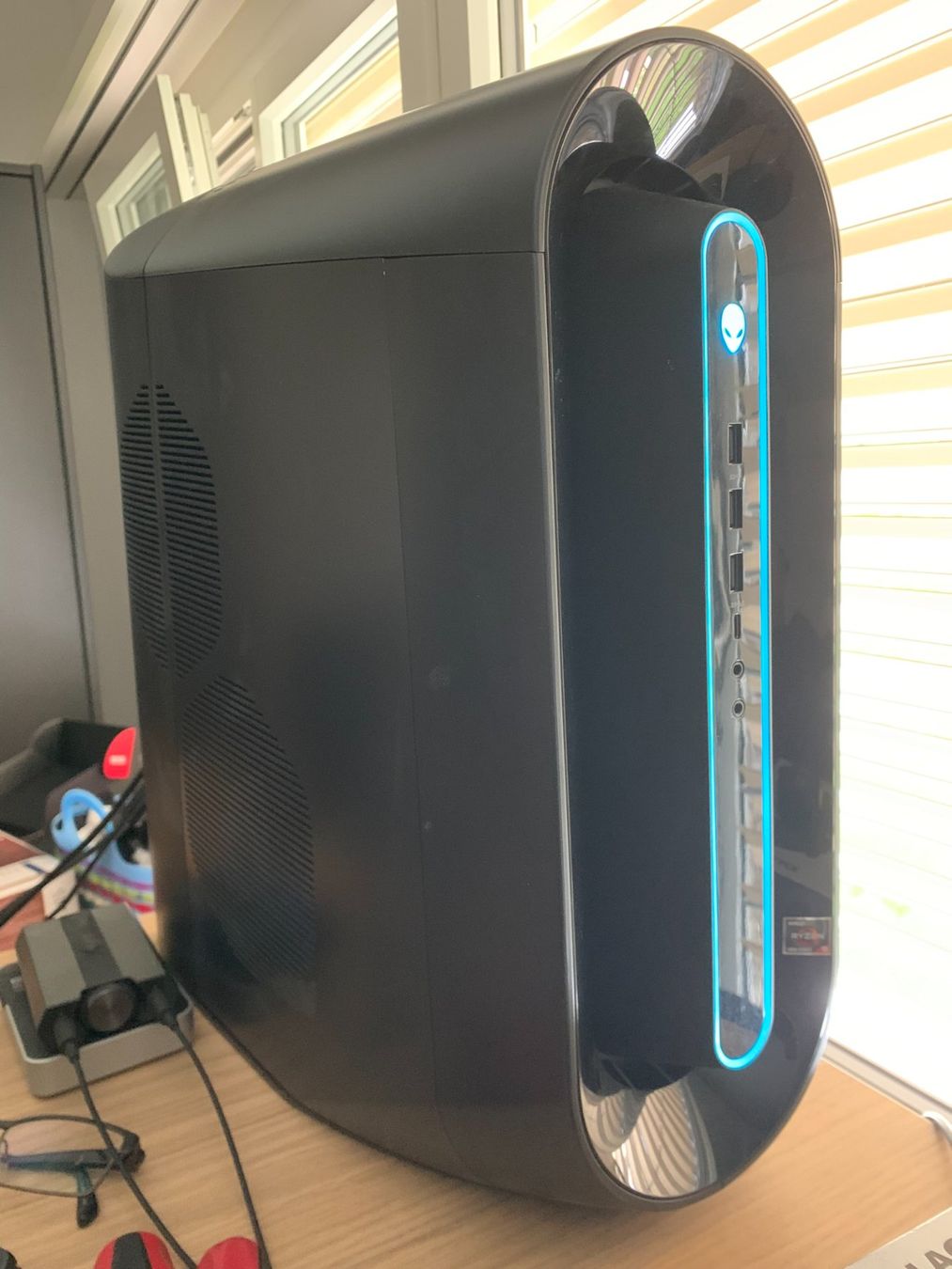 Alienware PCs: Alienware Aurora R10 (AMD 5900x mit 3080 – Gebraucht aus Uster von