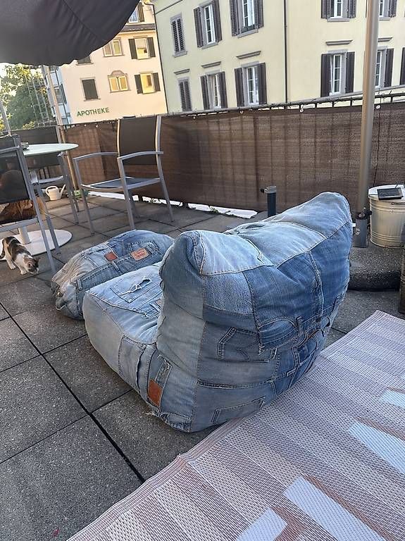 Poltrone: Levi's Sitzsessel aus Jeans  – Usato da Männedorf venduto da Siron 3