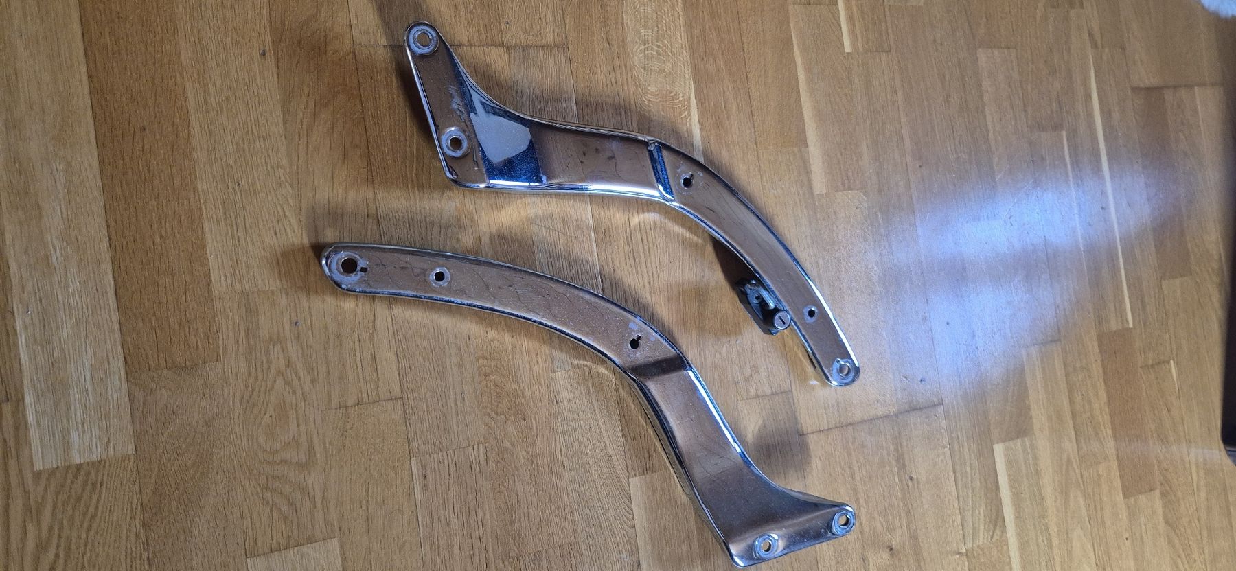 Yamaha Tutti i ricambio per moto: Heckfender Halterung Yamaha XVS 650 Orginal – Usato da Seewis-Pardisla venduto da Dyamii