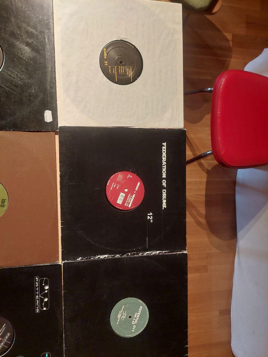 Dischi in vinile: Lot de 10x Vinyles Techno Bon état  – Usato da Courtepin venduto da Organikal 1