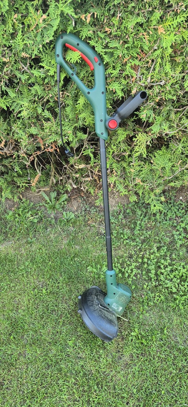 Bosch Alle Werkzeuge: Débroussailleuse électrique Bosch EasyGrassCut 23 – Gebraucht aus St. Silvester von seb_tx28