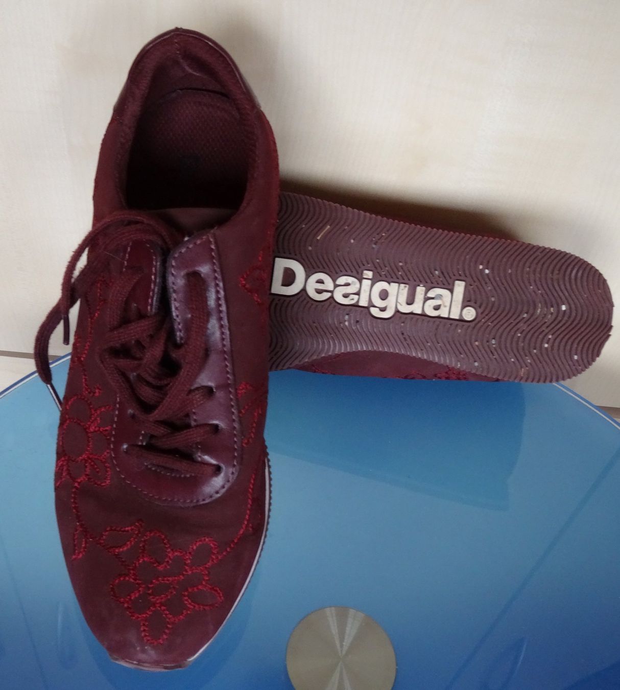 Desigual Scarpe da donna: Schuhe Desigual Gr. 38 Lila – Usato da Speicher venduto da Metoyou11 2