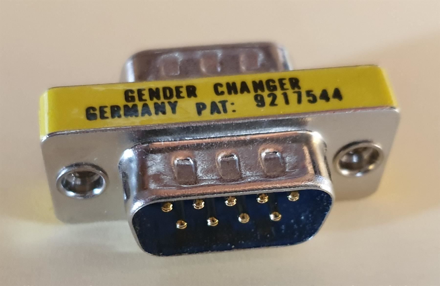 Lecteurs & Adaptateurs: Gender Changer DB9 m-m – D'occasion à Oberburg par obbu