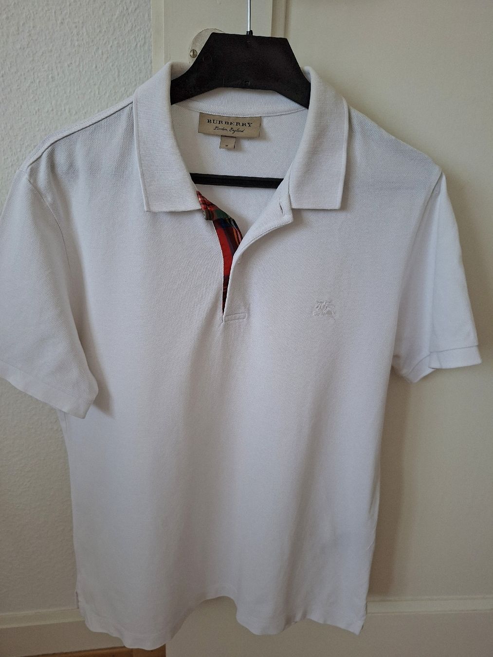 Burberry Polos: Polo Burberry blanc taille M – D'occasion à Renens VD par ser_j2fn 1