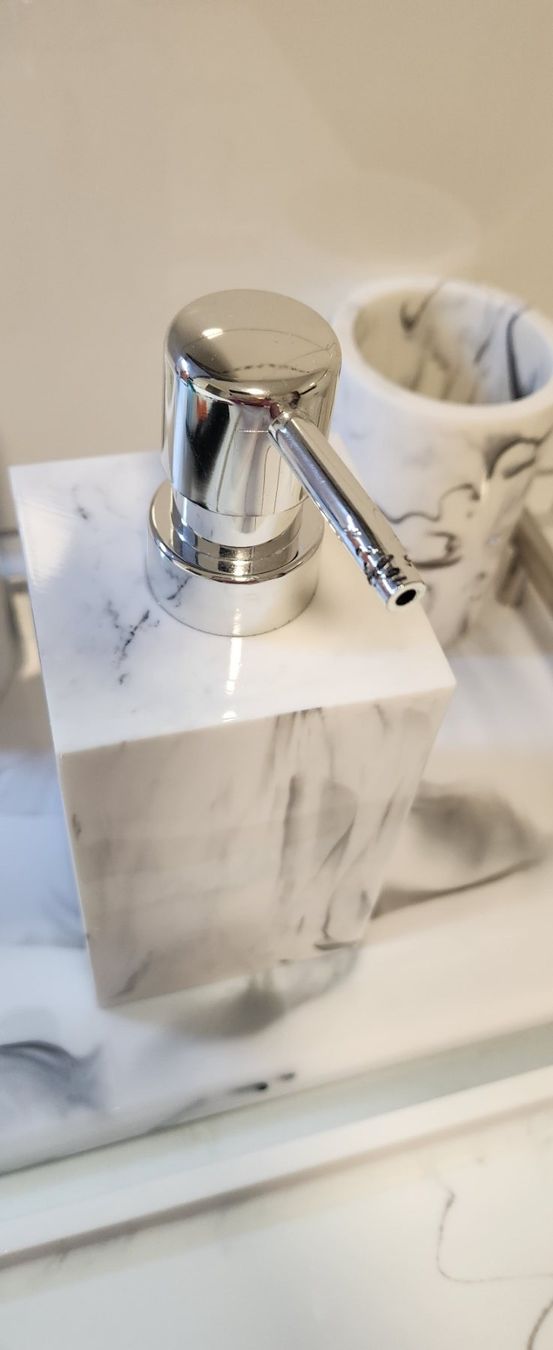 Tutte le decorazioni: WC Accessories – Usato da Mägenwil venduto da Lea.SN 2