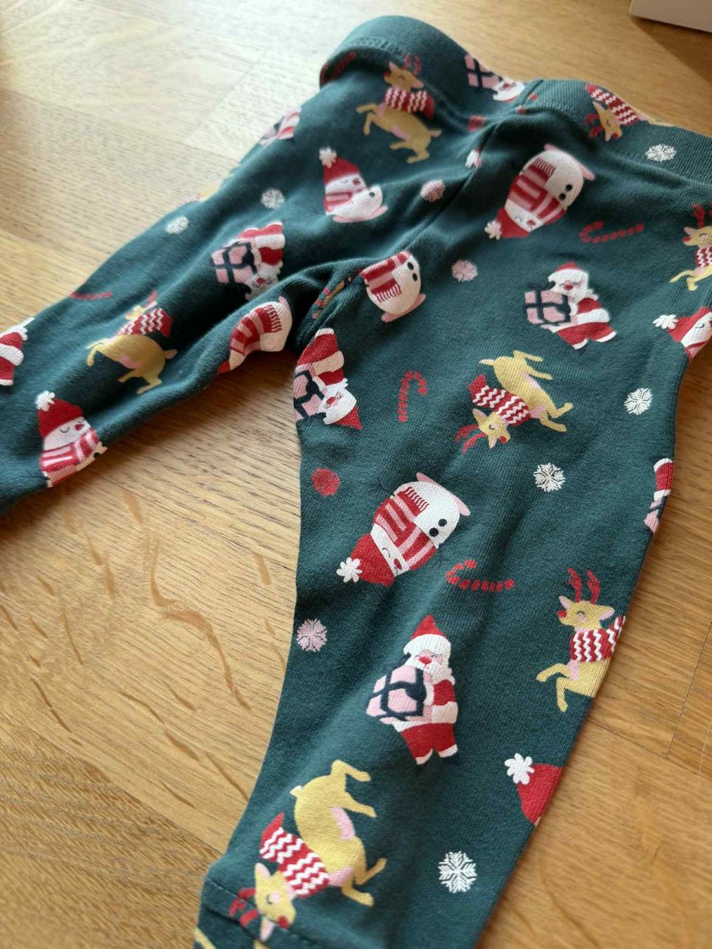 C&A Pantaloni: Weihnachts Leggings baby – Usato da Riehen venduto da ann_76jw 4