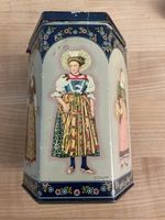 Antike Blechdose Merkur Kaffee, Frauen in Trachten