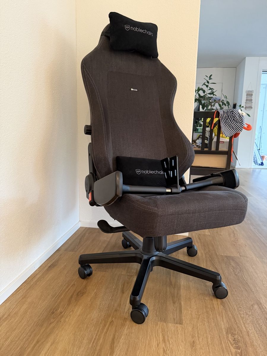 Noblechairs Sedie: Noblechairs Gaming Stuhl Hero – Nuovo (secondo la descrizione) da Root venduto da tim_x8r9 1