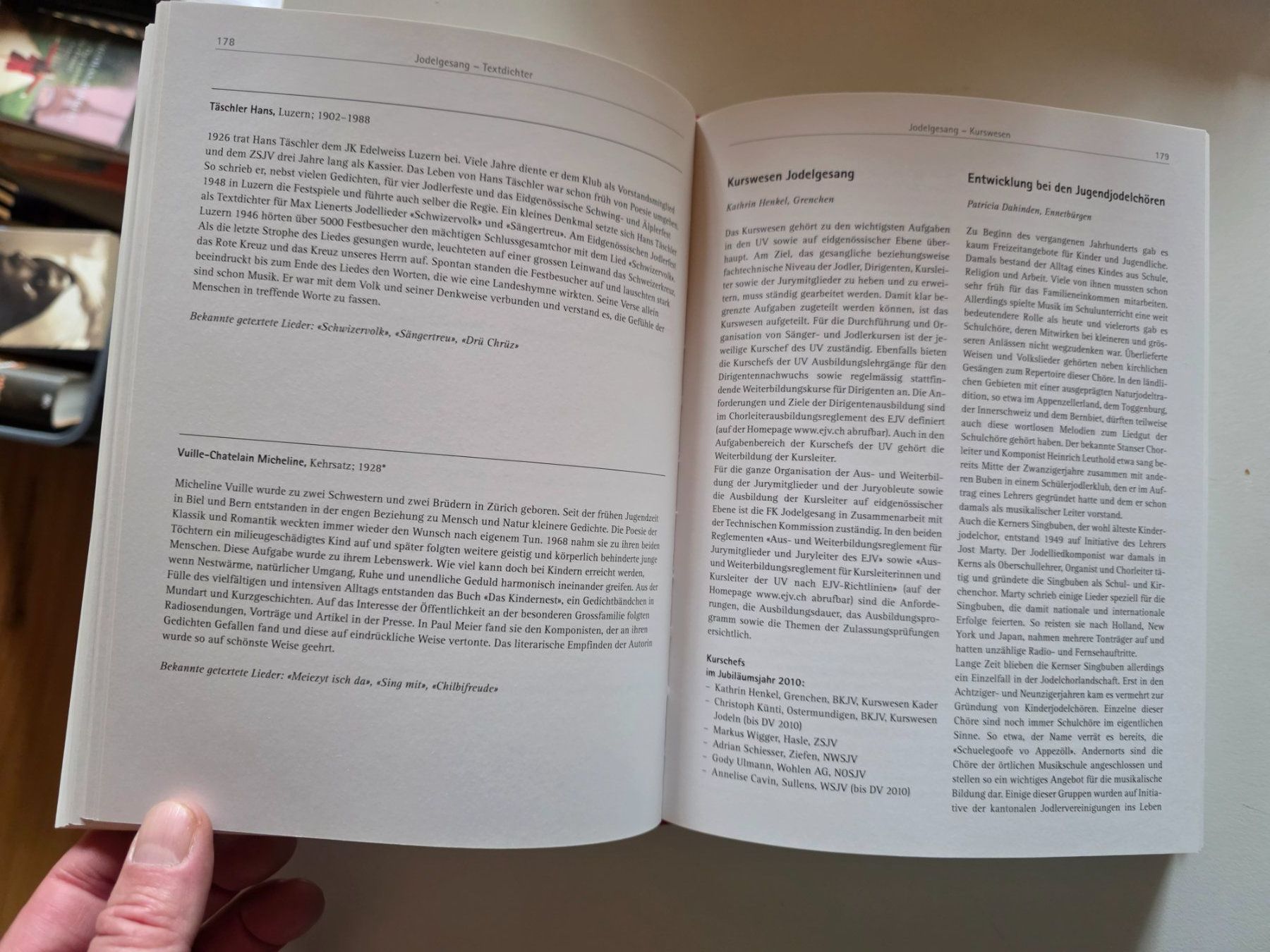 Libri: Lebendiges Schweizer Brauchtum - Eidgen. Jodler Verband 2010 – Usato da Walterswil BE venduto da Lonitti 8