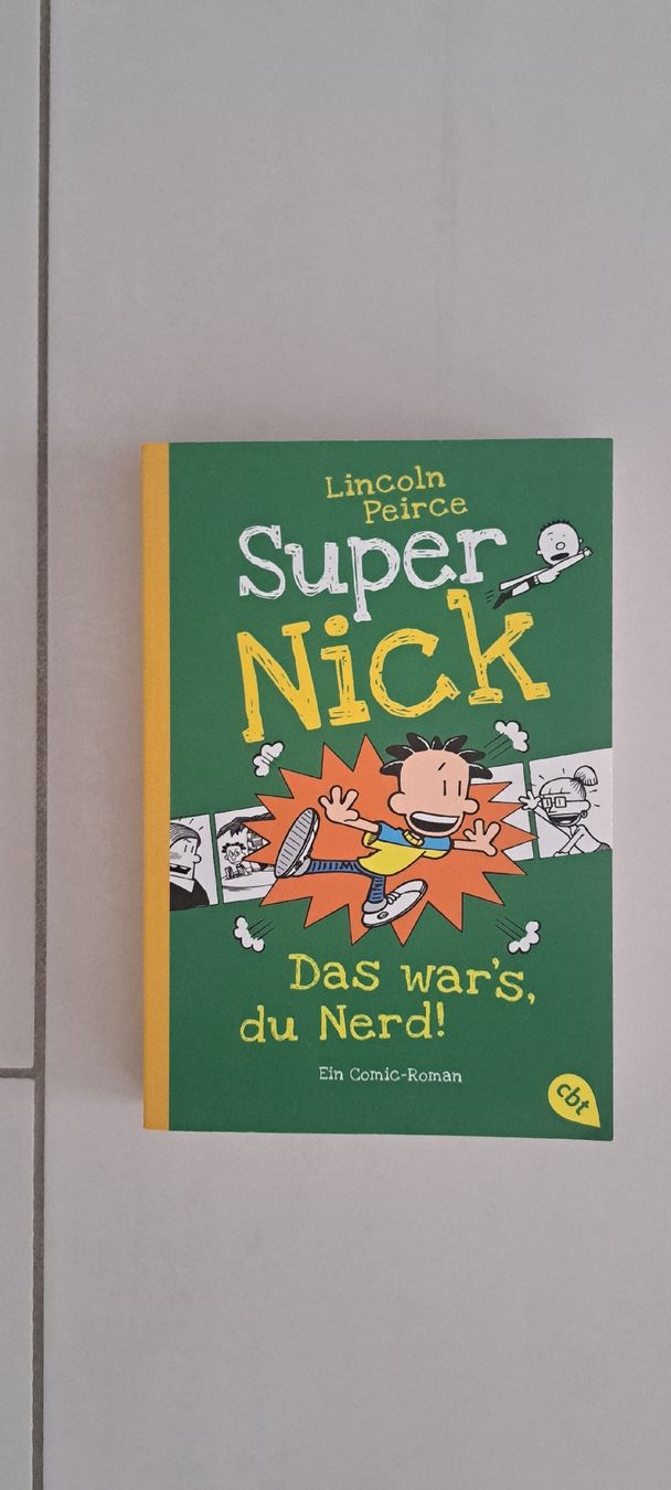 Libri: Super Nick - Das war's, du Nerd! Ein Comic-Roman – Usato da Münchenbuchsee venduto da zwaergli02