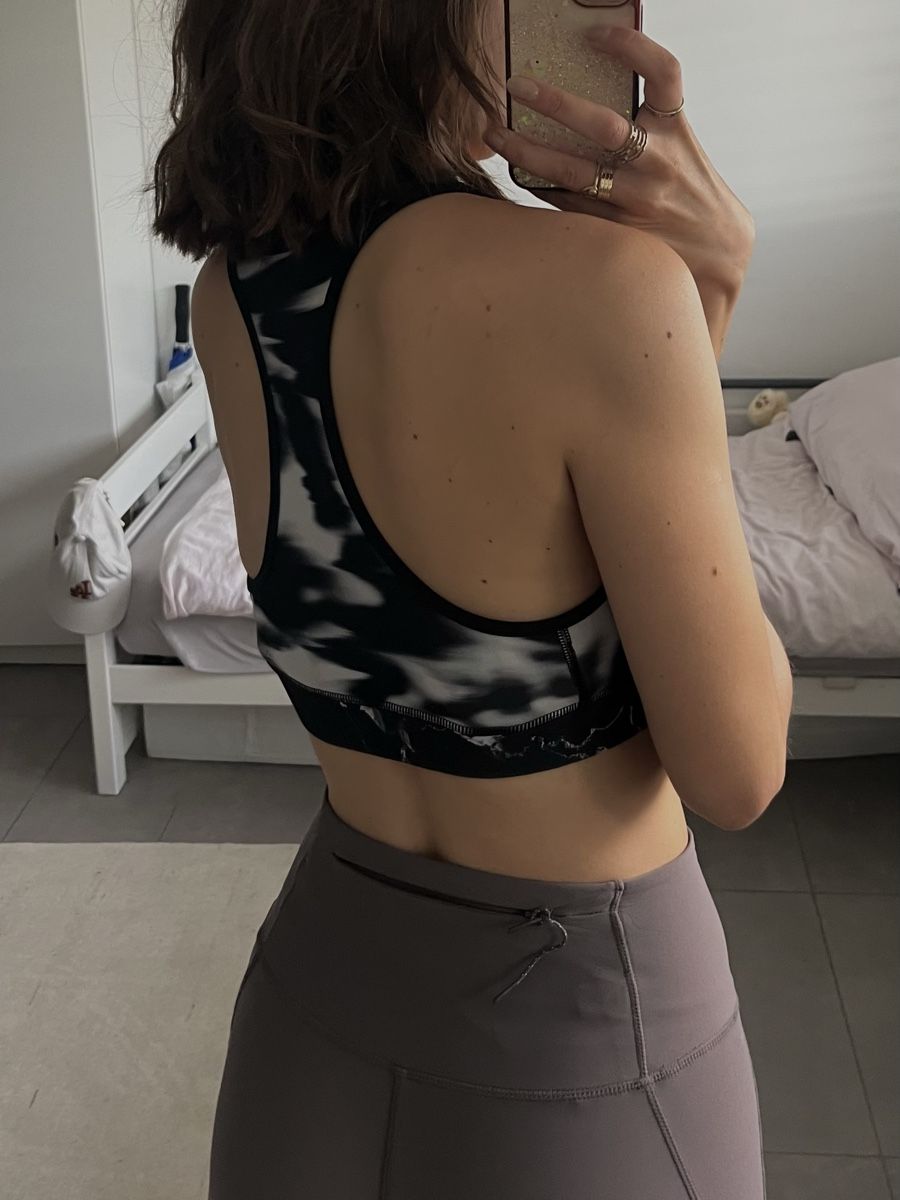 Adidas Tops: Brassière de sport Adidas taille M   – Neu (gemäss Beschreibung) aus Aigle von sow_m7gm 1