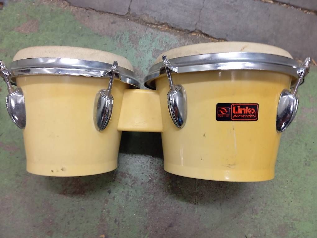 Strumenti musicali: Bongo – Usato da Basel venduto da Petergunn 1