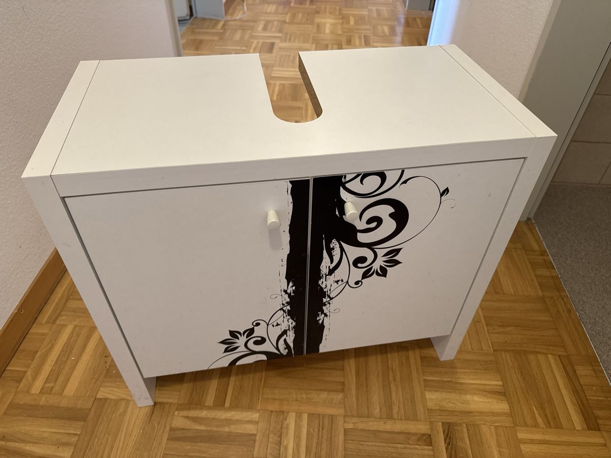 Livique Mobili per bagno: Lavabo Unterbauschrankli mit Türen – Usato da Oberentfelden venduto da Deadpool87