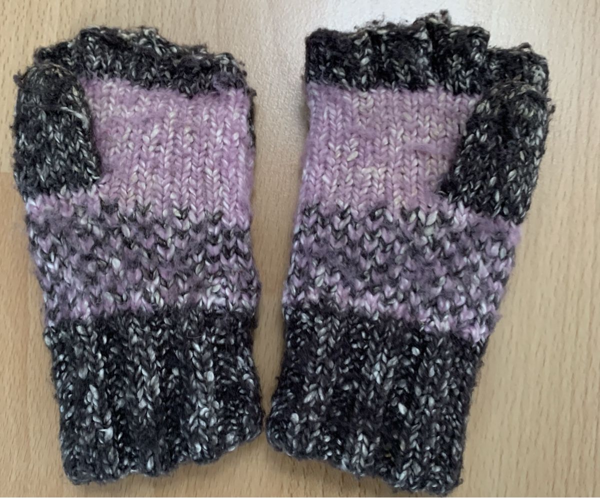 Altro abbigliamento per bambina: Süsses S. Oliver Schal + Handschuhe-Set – Usato da Hünenberg See venduto da spartakus02 3