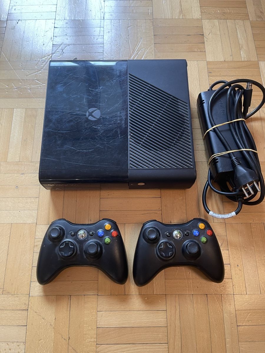 Microsoft Konsolen: Console Microsoft Xbox 360 avec deux manettes,  – Defekt aus Renens VD von fra_2rxn 1