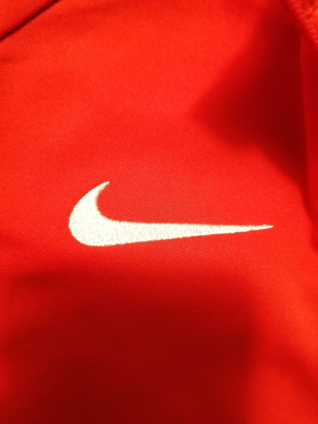 Nike Maglioni & Felpe: Nike dry fit 128, 137 – Usato da Sempach venduto da .1SecondBrands. 2