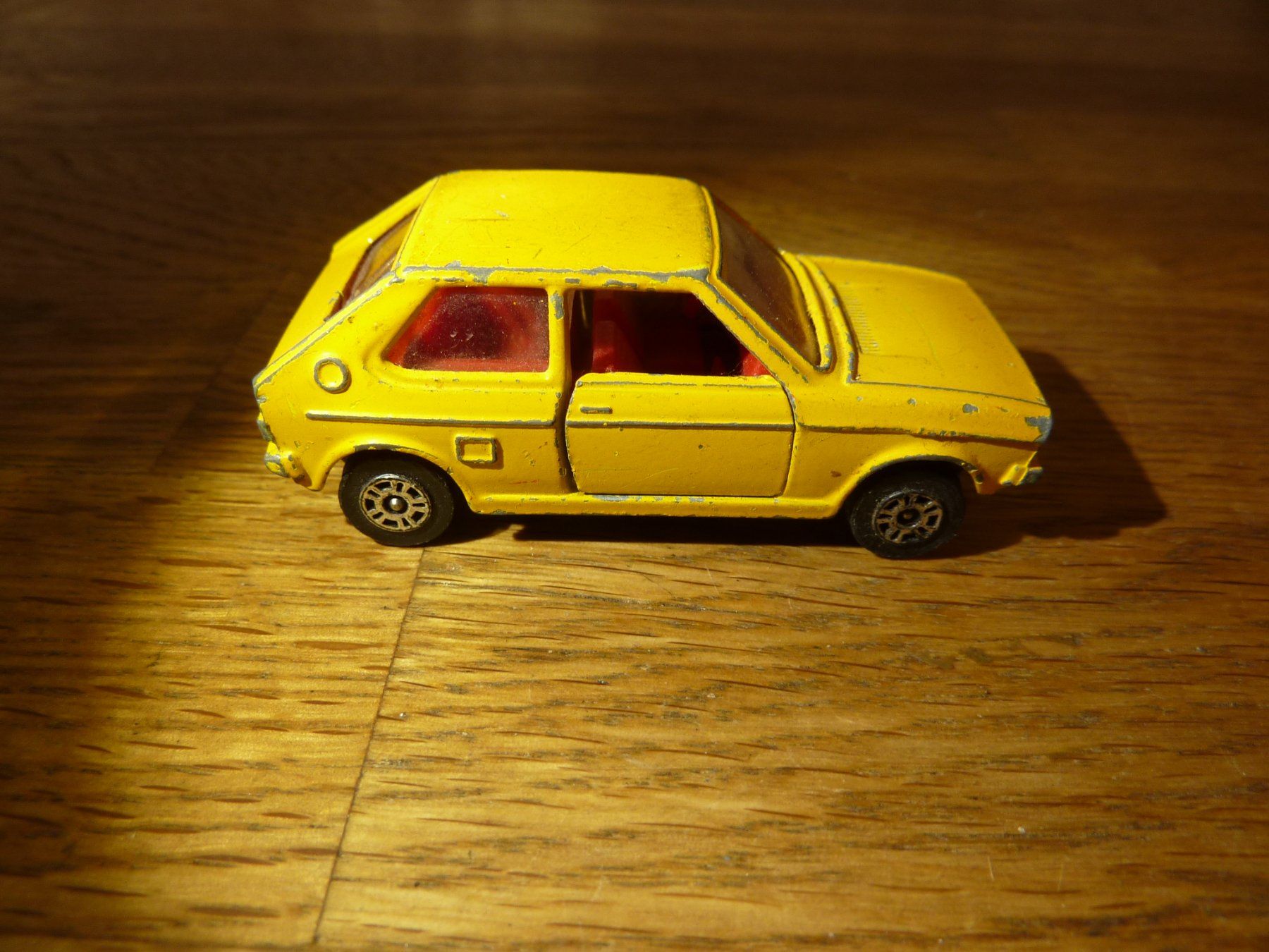 Corgi Toys Modellautos: Schweizer PTT VW Golf CORGI Juniors England – Gebraucht aus Hochfelden von swissice 4