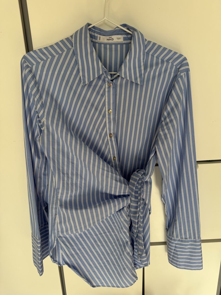 Mango Camicette: Mango Bluse gestreift blau weiss mit Bindedetail Gr S – Nuovo (secondo la descrizione) da Wettswil venduto da vic_5v82