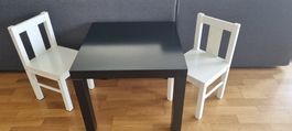 Kindertisch mit 2 Stühlen von IKEA