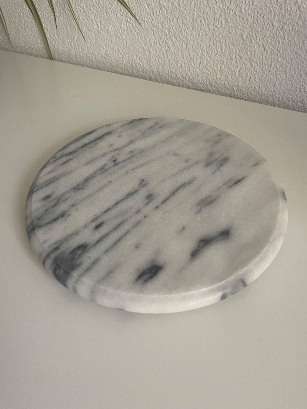 Servierplatten: Runde Marmor Platte/Teller für Käse , Häppchen – Gebraucht aus Winkel von Kade50