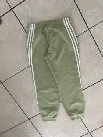 Adidas Jogginghose in Salbeigrün, Grösse S