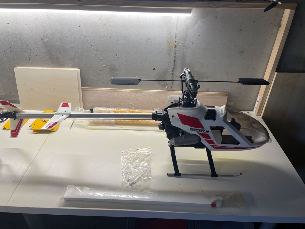 Train Avant (nose Gear) Kyosho H3260 – Pour Hélico Concept 30 / Bell 222 – Neuf