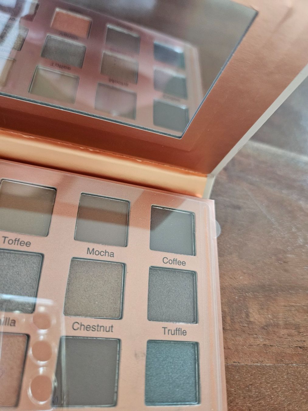 Make-up: Bare Essentials Eyeshadow Palette Neu – Neu und originalverpackt aus Gerzensee von _mra 1