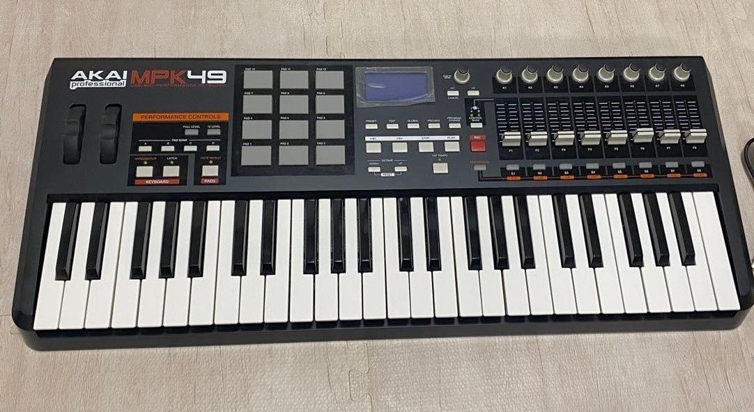 Akai Musikinstrumente: Akai Professional MPK.49 MIDI Keyboard Controller – Gebraucht aus Schlieren von Karr